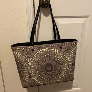 A nice purse easy to use for work, personal